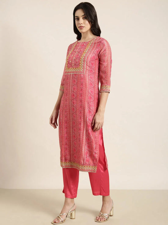 Women Straight Pink Floral Kurta and Trousers Set Comes With Dupatta-GW-3605-Pink