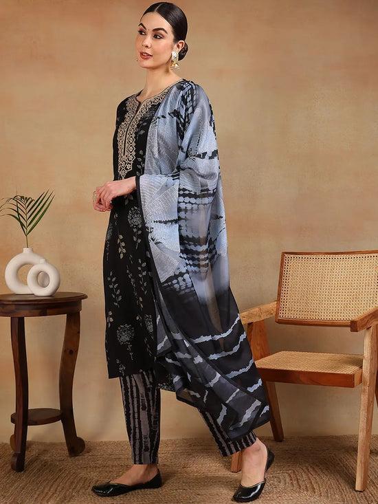 Ahika Women Black Cotton Blend Yoke Design Straight Kurta Pant Set