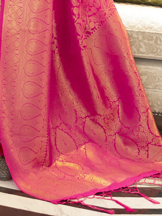 Saree Mall Women's  Blend Pink Woven Design Handloom Saree With Blouse Piece-KABHA204004