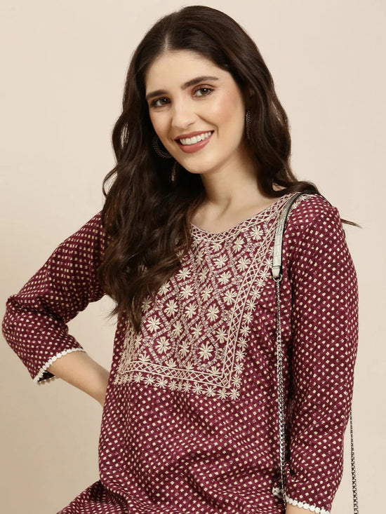 Women Maroon Geometrical Straight Kurta-AT-A1080-K-Maroon