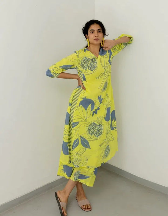 Navyaa Women's Viscose Floral Printed Straight Kurta Set With Palazzo-Me62 yellow dadam