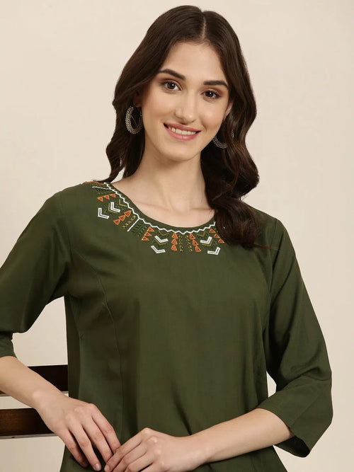 Women Olive Solid Straight Kurta-DF-1562-Olive