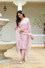 Vaasva Women Pink Linen Embroidered Solid Kurta Set With Solid Pants & Chiffon Embroidered Dupatta-142-Vaas-Palepink