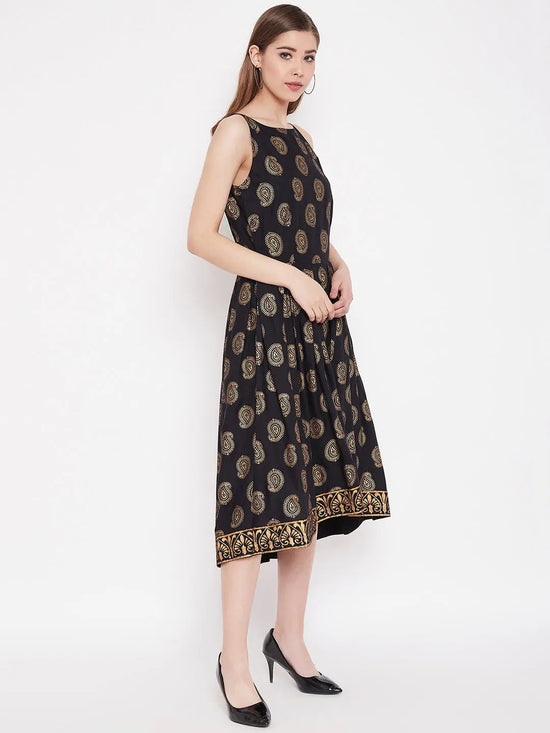 Deep back box pleated Midi Printed Dress in Black