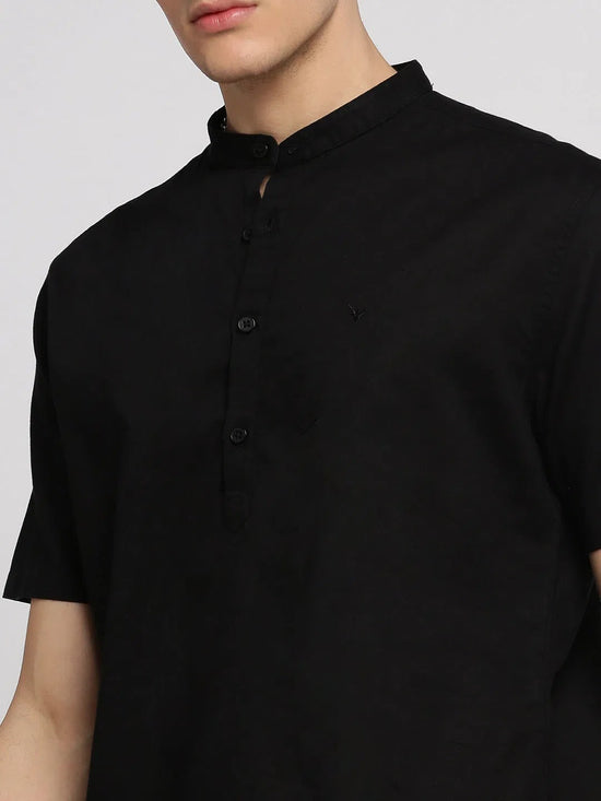 Men Black Solid Mandarin Collar Casual Short Kurta-QATARKURTHALINEN-63-Black