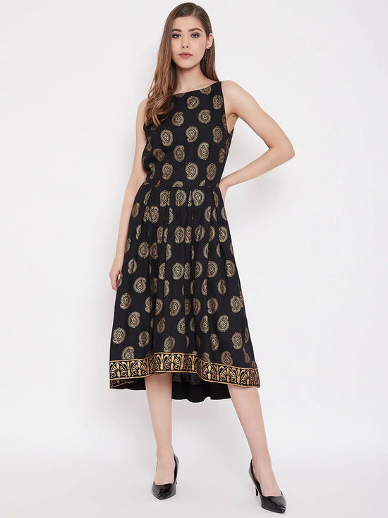 Deep back box pleated Midi Printed Dress in Black