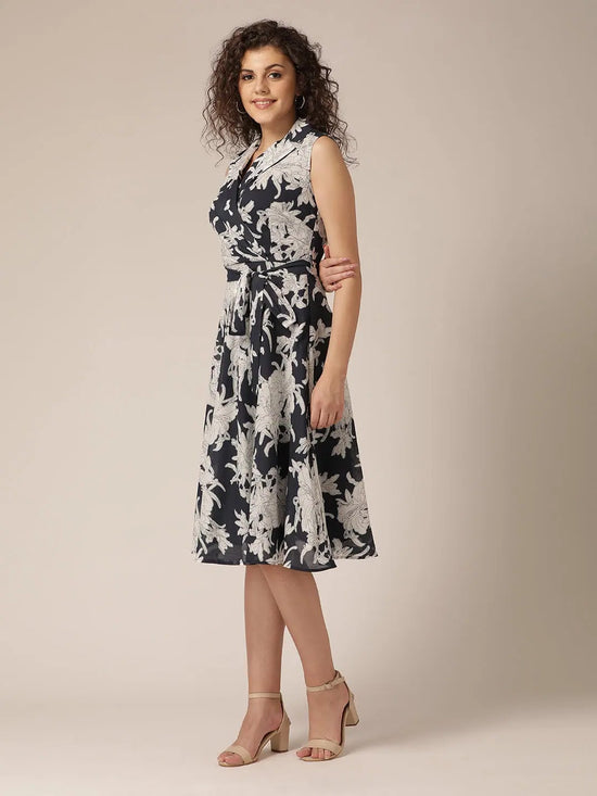 Collar with waist tie midi Dress in Navy