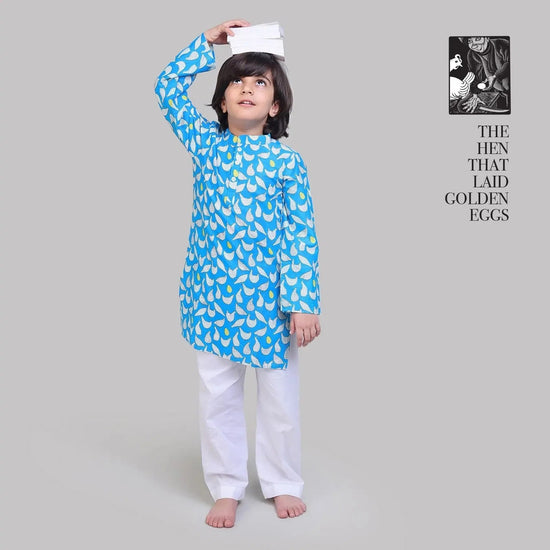 Collar Full Sleeved Cotton Kurta & Pajama Set For Boys With Hen That Laid The Golden Eggs Print