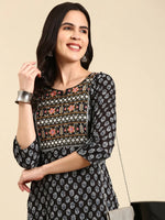 Women's Black Printed Straight Kurta-AT-A752-Black