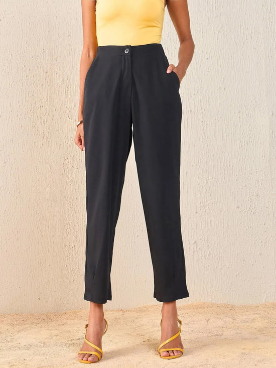 Women Black Back Flap Pocket Tapered Pants