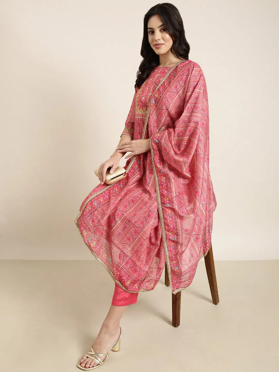 Women Straight Pink Floral Kurta and Trousers Set Comes With Dupatta-GW-3605-Pink