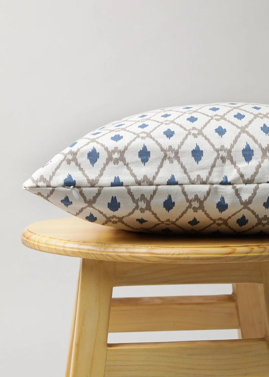 Diamond Yard 100% cotton geometric cushion cover for sofa - White & Blue-230456020