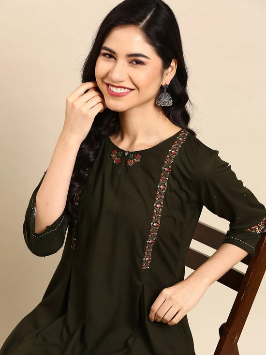 Women's Olive Embroidered Straight Kurta-DF-1202A-Olive