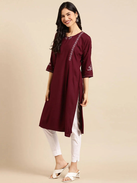 Women's Purple Embroidered Straight Kurta-DF-1202A-Magenta