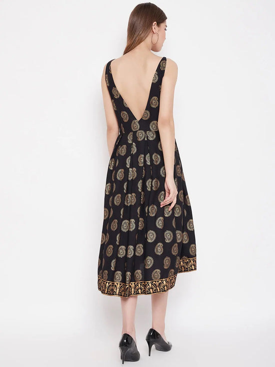 Deep back box pleated Midi Printed Dress in Black