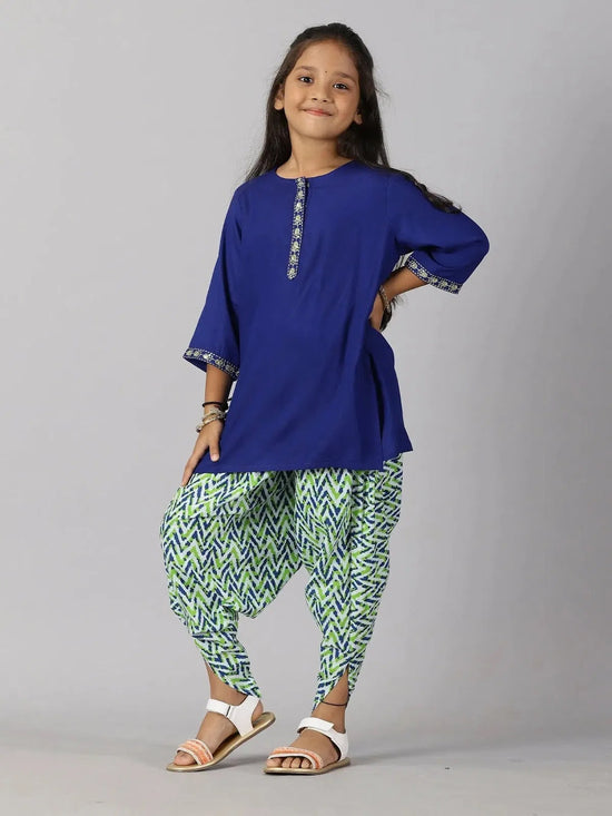 Girls 3/4Th Sleeve Short Kurta & Printed Patiala Pant Set-AW23GKUPP631016