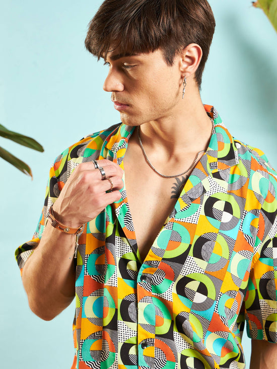 Men Green Multi Colour Geometric Shirt With Shorts