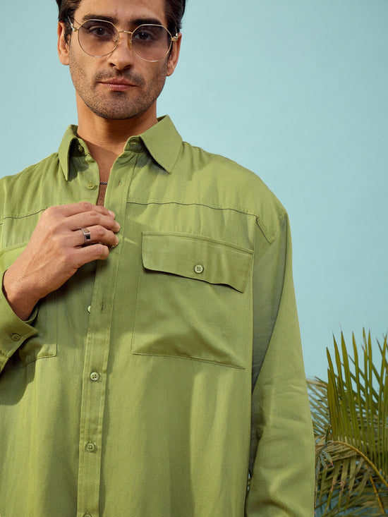 Men Green Twill Utility Pocket Oversize Shirt