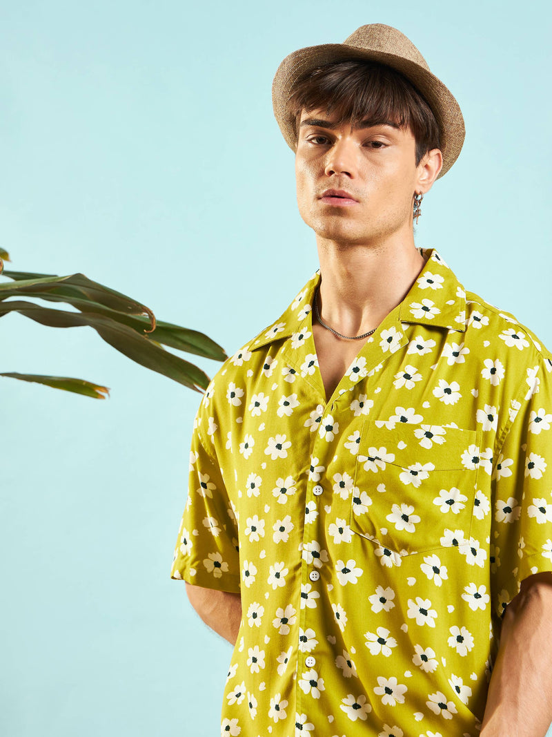 Men Green & White Floral Relax Fit Shirt