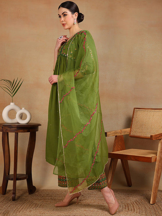 Ahika Women Green Silk Blend Embroidered Anarkali Kurta Pant Set With Dupatta