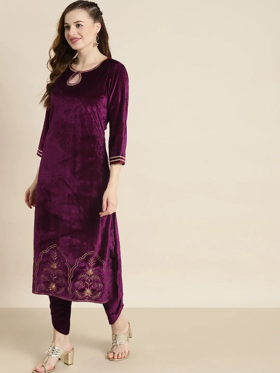 Purple Velvet Hem Zari Embroidered Kurta