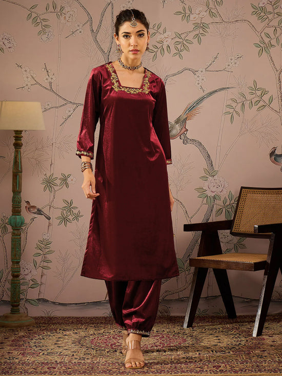 Women Maroon Velvet Glass Neck Front Embroidered Kurta-SHKUR00463