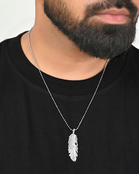 Silver Plated Men Chain With Leaf Shaped Pendent-VOJ399