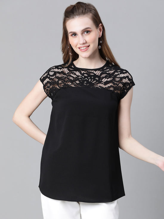 Women Soild Black Round Neck Short Sleeve Net Deatiled Top-W23089WBL001