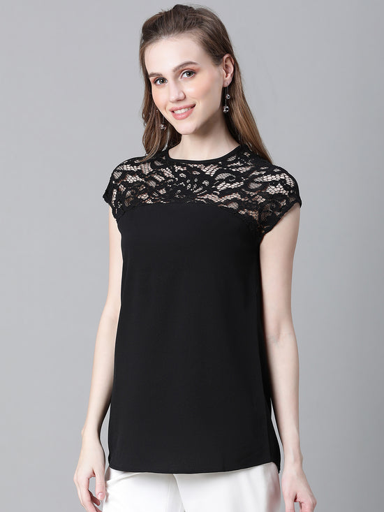 Women Soild Black Round Neck Short Sleeve Net Deatiled Top-W23089WBL001