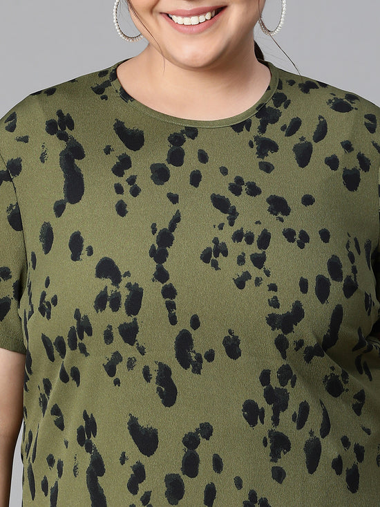 Women Plus Size Khaki Round Neck Animal Print Short Sleeve Top-W23302PBL001