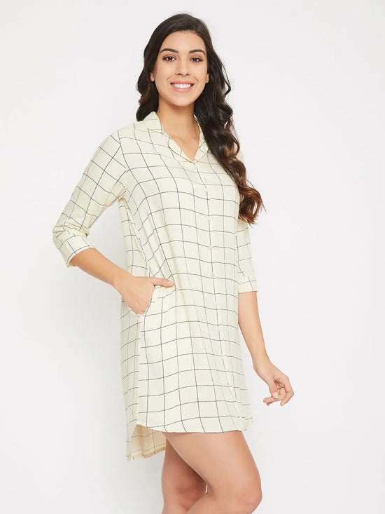 Clovia Classic Checks Short Night Dress in White - Rayon