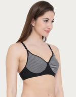 Clovia Non-Padded Non-Wired Full Coverage Spacer Cup Tshirt Bra In Black