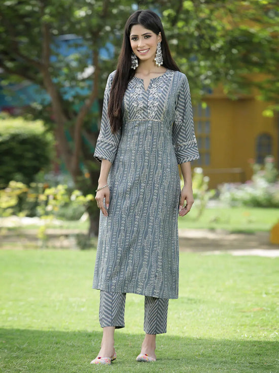 Juniper Grey Muslin Festive Printed Straight Skd For Women