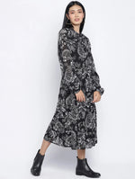 Stunner Wink Printed Casual Women Dress