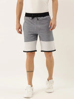 Men Solid Regular Fit Zipped Shorts