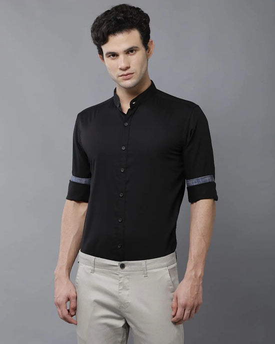 Yovish Men Solid Gig Black Shirt