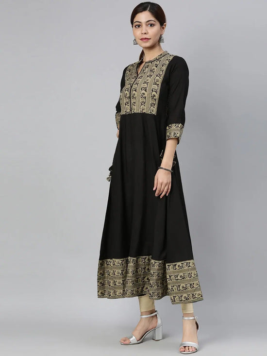 Ahika Women Black Beige Floral Printed Kurta