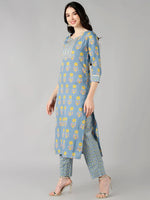 Ahika Women Floral Printed Kurta Trousers