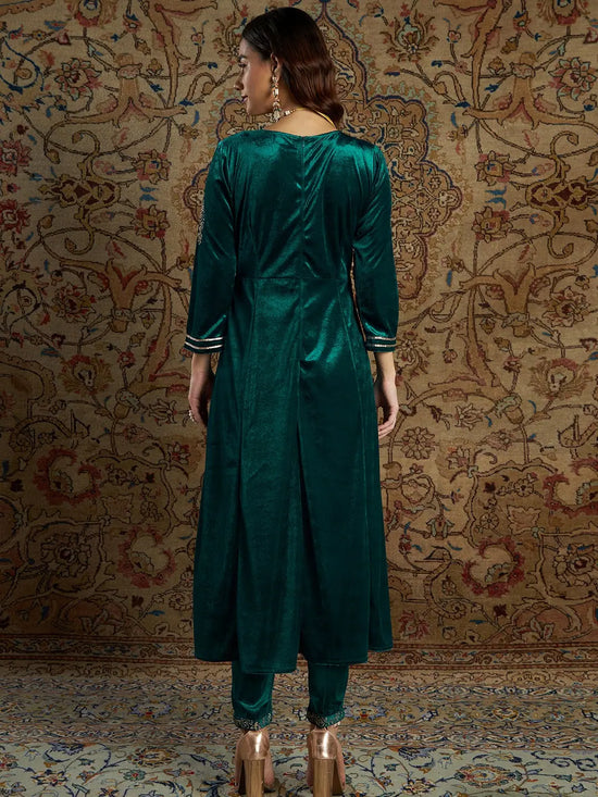 Women Emerald Velvet Kali Kurta with Pants