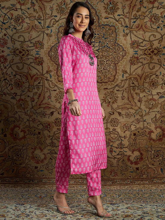 Women Pink Satin Floral Straight Kurta With Pants