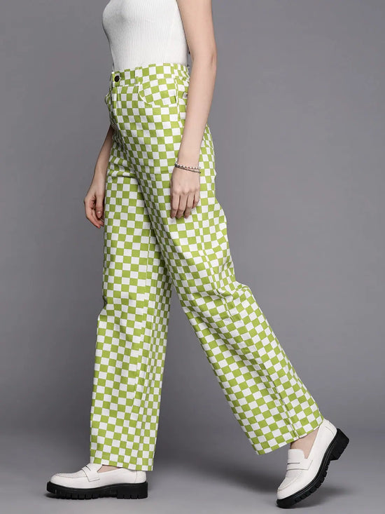 Women Green Chequerboard Print Twill Straight Pants