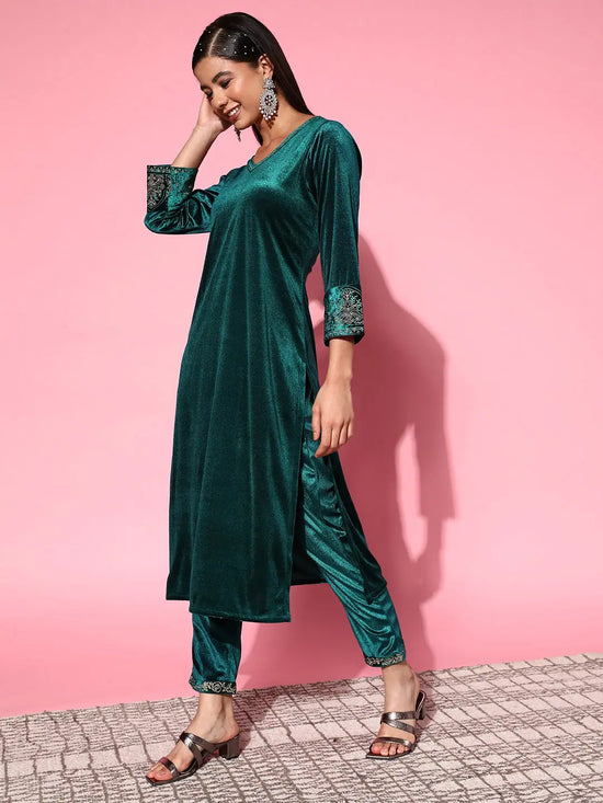 Women Emerald Green Velvet Embroidered Kurta With Pants