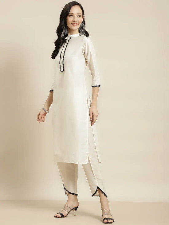 Women Off White Scallop Lace Insert Kurta With Tulip Pants