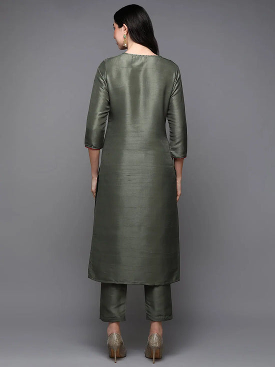 Silk Blend Green Embroidered Straight Kurta With