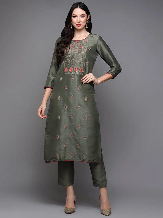 Silk Blend Green Embroidered Straight Kurta With