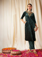 Women Emerald Green Embroidered Neck Straight Kurta