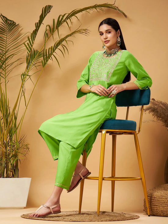 Women Green Gota Embroidered Kurta With Pants