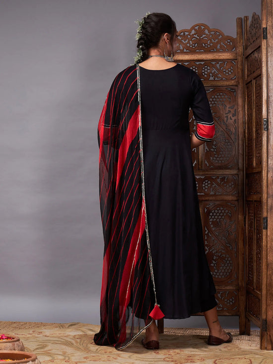 Women Black Kurta Set With Red Lehariya Dupatta