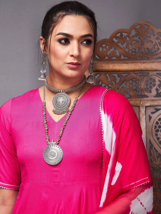 Women Fuchsia Kurta Set With Bandhej Dupatta