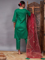 Women Green Kurta Set With Maroon Organza Dupatta